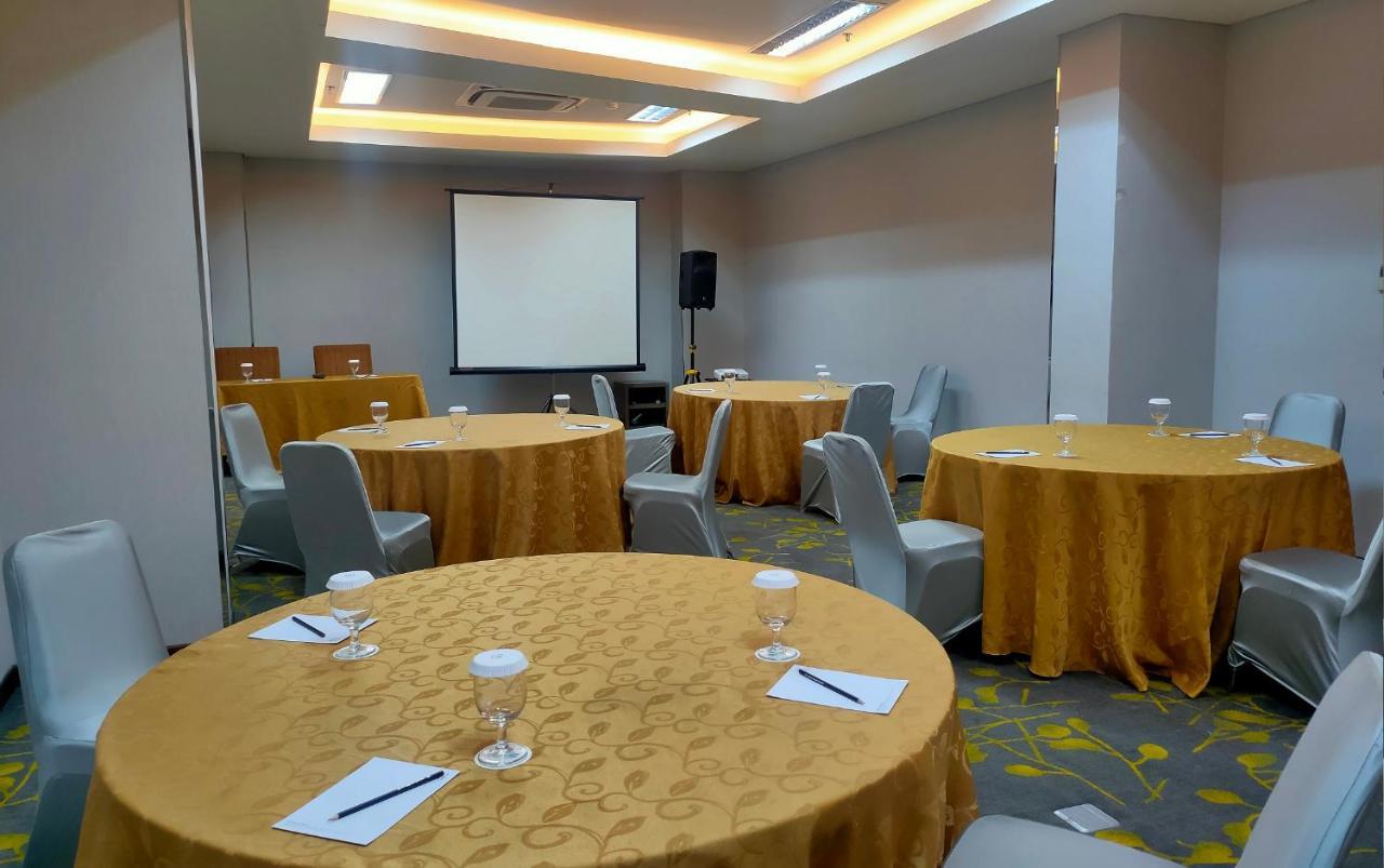 Hotel 88 Itc Fatmawati Jakarta By Wh Jacarta Exterior foto