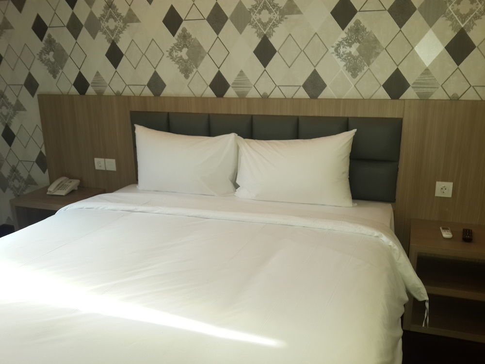 Hotel 88 Itc Fatmawati Jakarta By Wh Jacarta Exterior foto