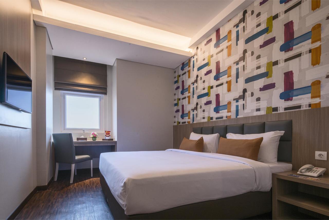 Hotel 88 Itc Fatmawati Jakarta By Wh Jacarta Exterior foto