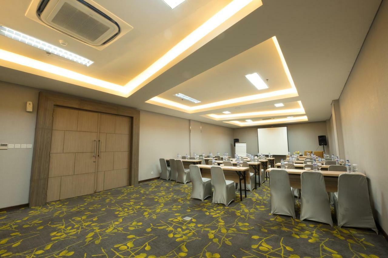 Hotel 88 Itc Fatmawati Jakarta By Wh Jacarta Exterior foto