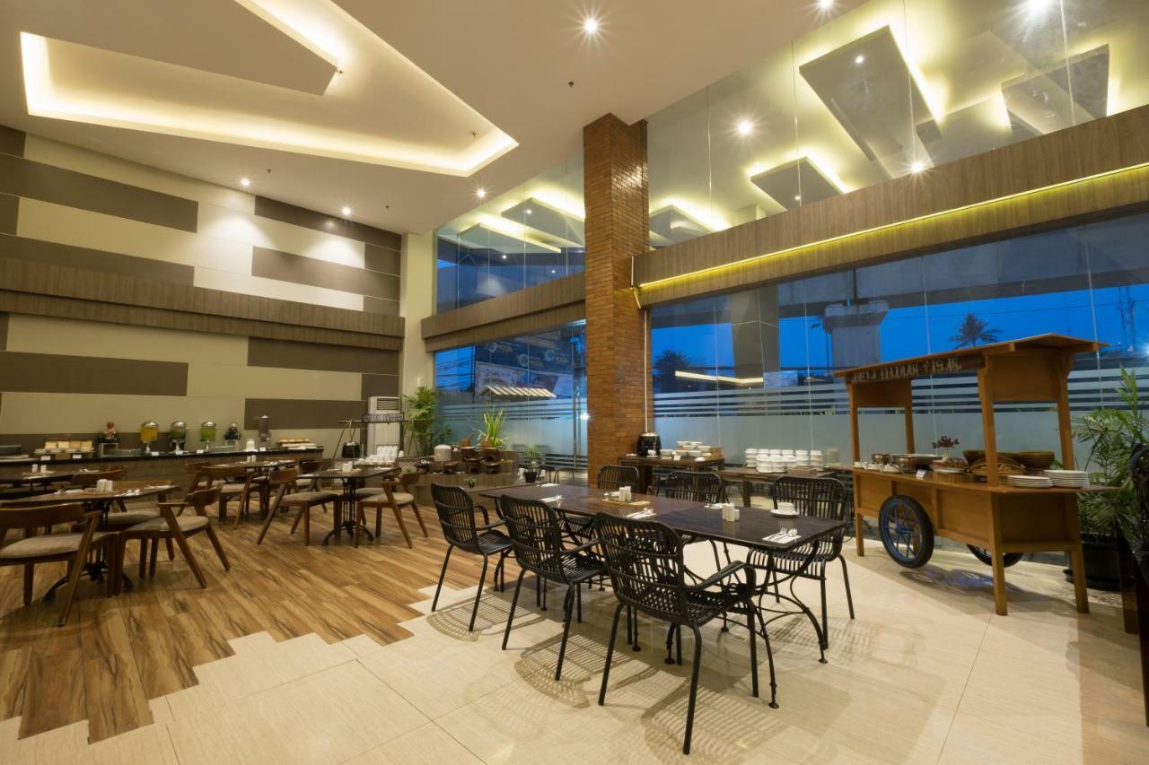 Hotel 88 Itc Fatmawati Jakarta By Wh Jacarta Exterior foto