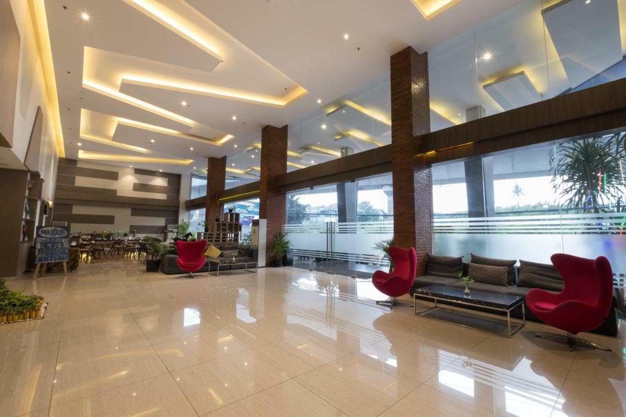 Hotel 88 Itc Fatmawati Jakarta By Wh Jacarta Exterior foto