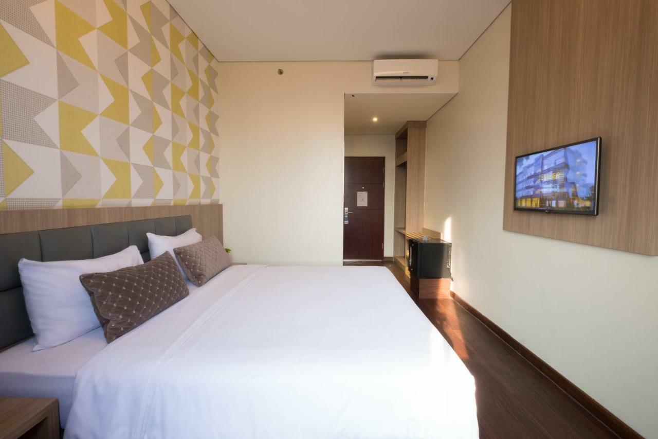 Hotel 88 Itc Fatmawati Jakarta By Wh Jacarta Exterior foto