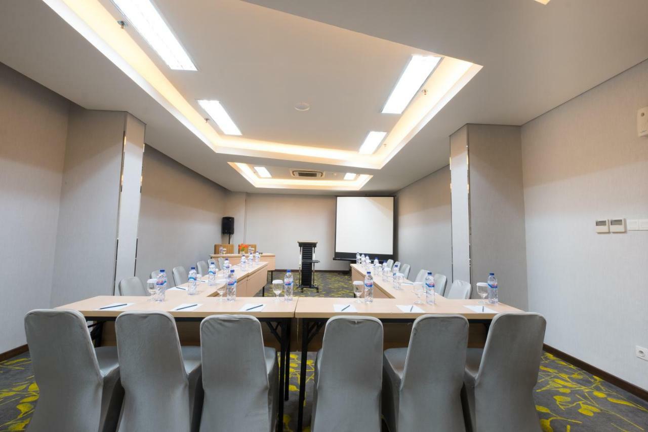 Hotel 88 Itc Fatmawati Jakarta By Wh Jacarta Exterior foto