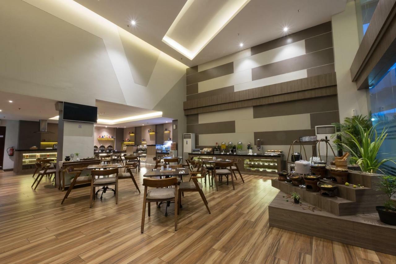 Hotel 88 Itc Fatmawati Jakarta By Wh Jacarta Exterior foto